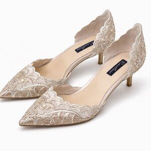 NWOT Elegant Beige Lace Heels